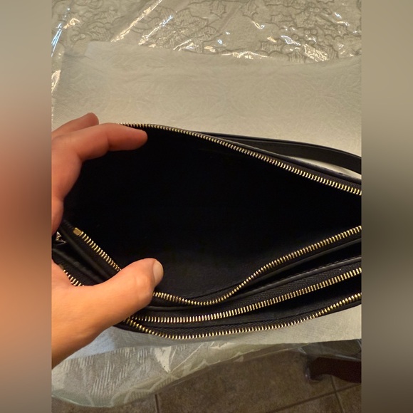 Louis Vuitton Pochette Liv M83301 - Picture 11 of 15